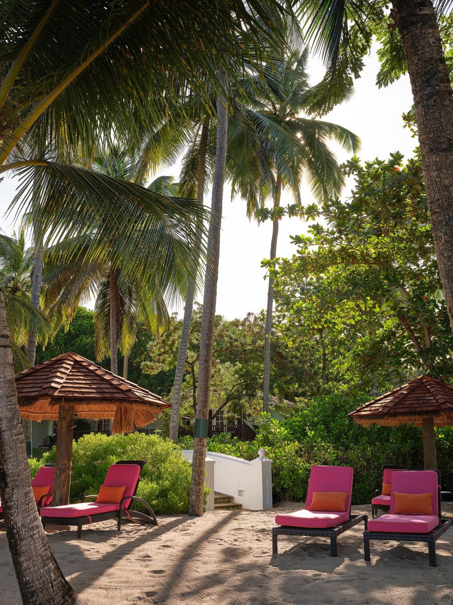 East Winds St. Lucia Hotel โกรส อิส์ลีต ภายนอก รูปภาพ